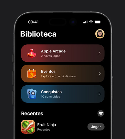 Imagem da aba Biblioteca no Apple Games exibida no iPhone 17 Pro