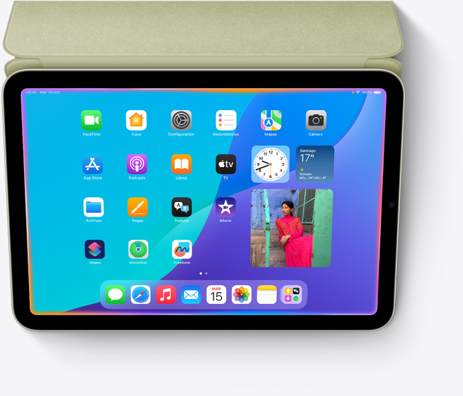 iPad mini, posición horizontal, muestra la pantalla de inicio