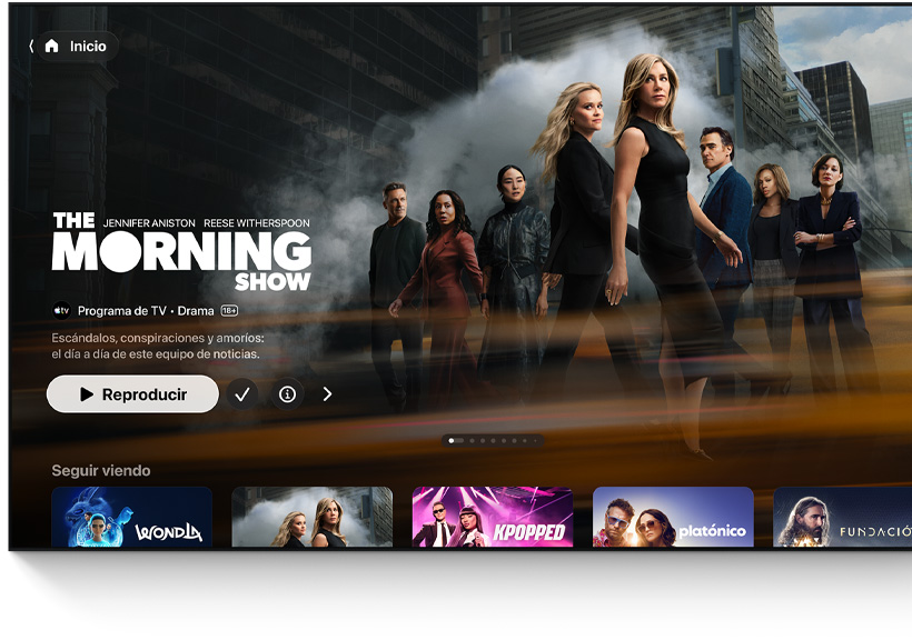 Una televisión de pantalla plana muestra la interfaz de la pantalla de inicio de la app Apple TV
