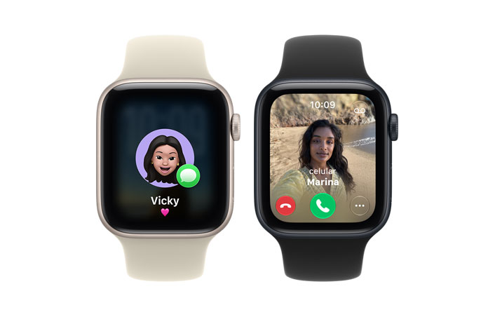 Dispositivos Apple Watch SE 3, cajas de aluminio, colores blanco estelar y medianoche, las pantallas muestran un Memoji y una llamada entrante, parte lateral derecha, Digital Crown, correas deportivas, colores arena (café pálido) y negro