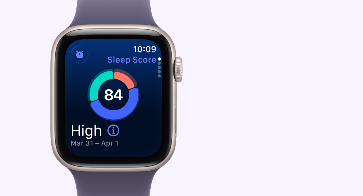 Apple Watch SE 3, carcasă din aluminiu, culoare Strălucire stelară, ecranul arată un grafic circular pentru scorul de somn, partea dreaptă exterioară, Digital Crown, curea Sport, culoare Ceață mov