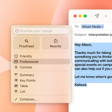 Egy üzleti e-mail Apple Intelligence-prompttal.