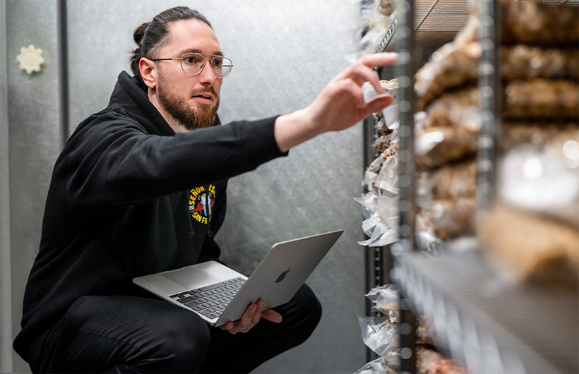 Apple helps power Señor Sisig’s inventory, receiving and distribution processes.