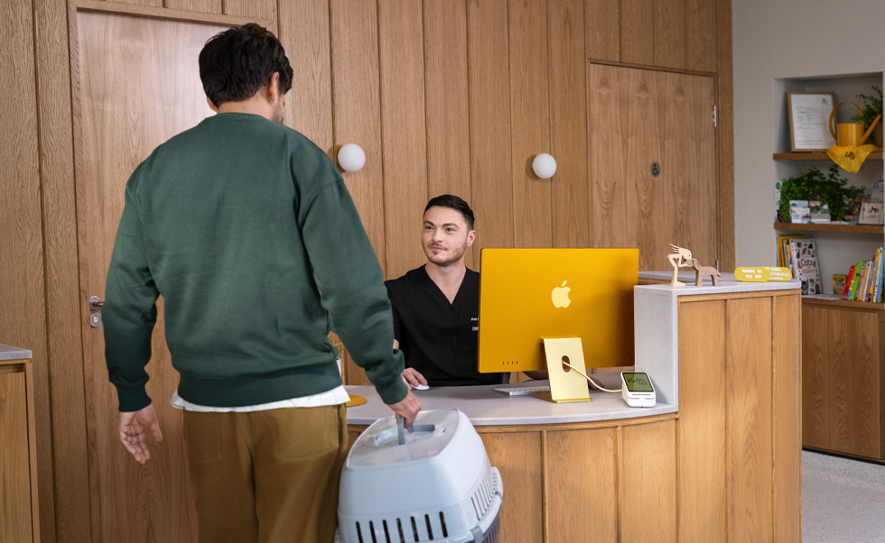 iMac gør patientmodtagelsen nem og hurtig.