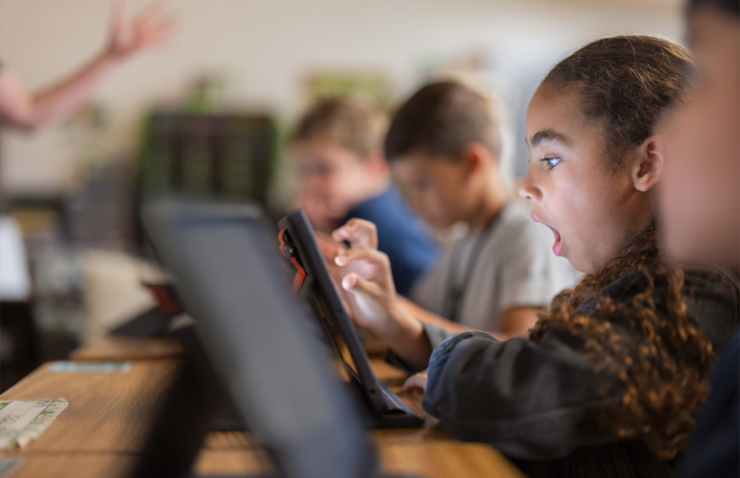 Richardson Independent School District 的學生，在受 Apple Learning Coach 啟發的課堂上學習，反應熱烈。