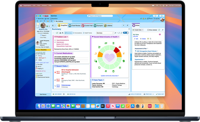 Um MacBook Pro mostrando registros eletrônicos de saúde no app Epic MyChart