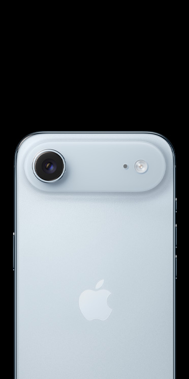 iPhone Air en finition bleu ciel, face arrière montrant le système caméra Fusion, l’objectif 2‑en‑1, le scanner LiDAR, le flash et le micro